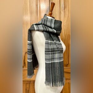Barneys - New York - Made in France - Gray/White/Black Scarf, Classic Style